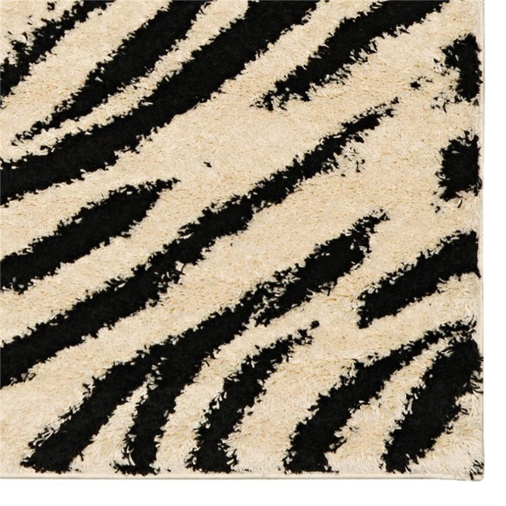 Linon Moroccan Sahara Power Loomed Polypropylene 8'x10' Rug in Ivory