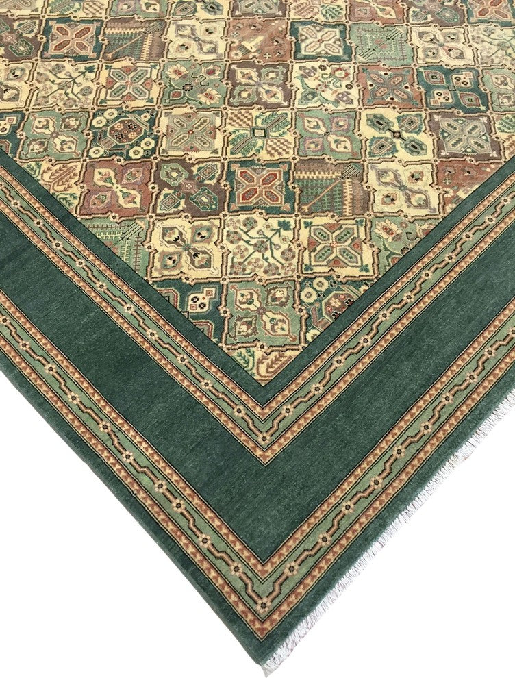Turkish-Knotted Kulimjan Light Green/Ivory Rug, 10'1x13'2"