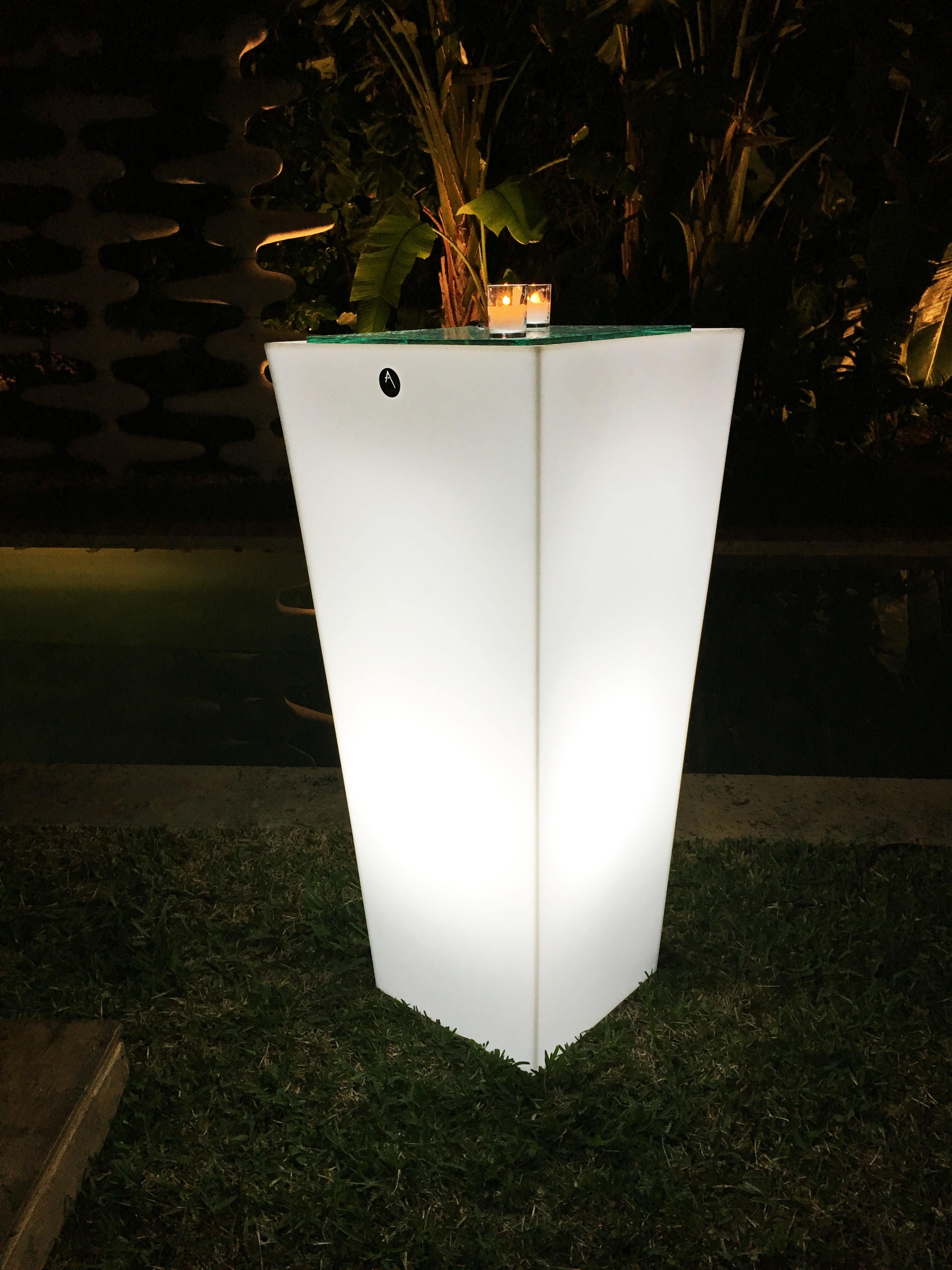 Artkalia Aix Squara LED Wired Planter, Extra-Large