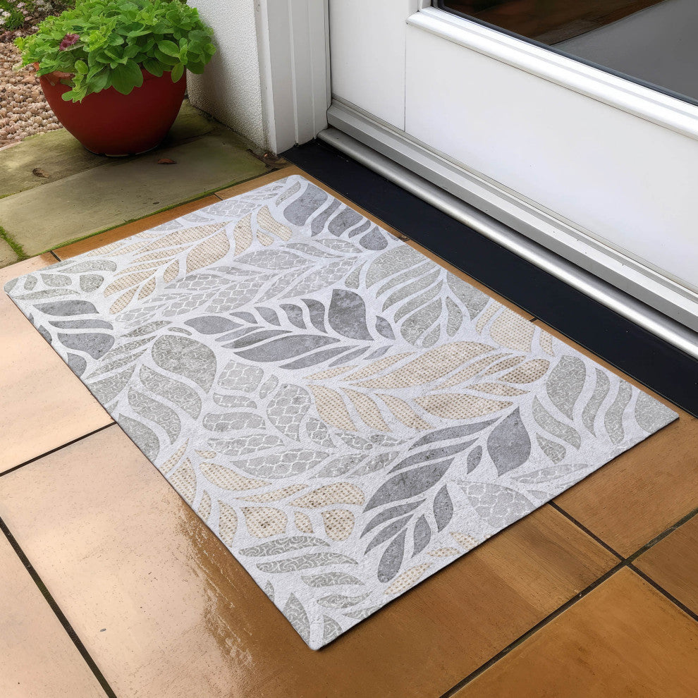 Indoor/Outdoor Tropics TC3 Grey Machine Washable 1'8" x 2'6" Rug