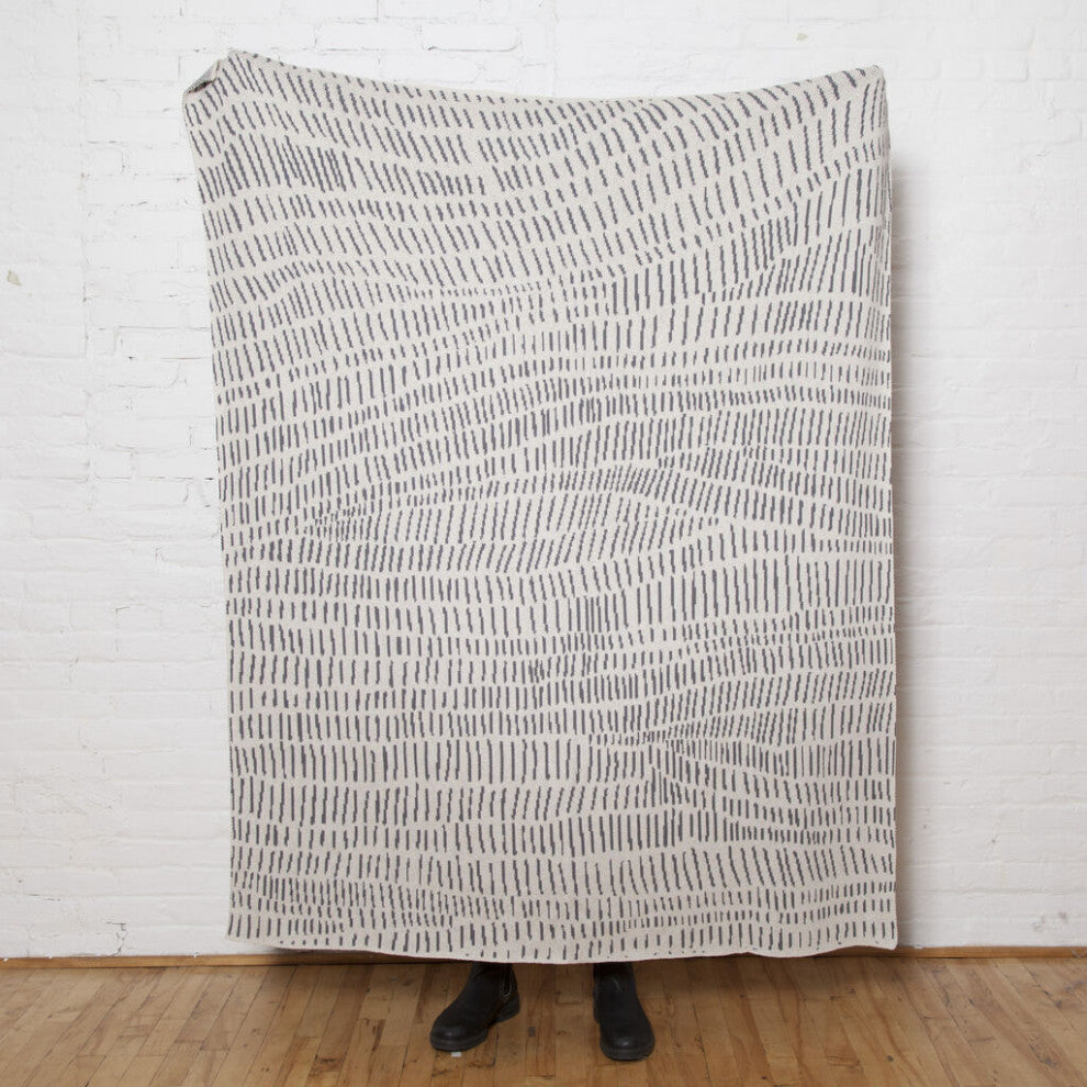 In2green Terrains Eco Throw by Jill Malek, Ceniza/Smoke