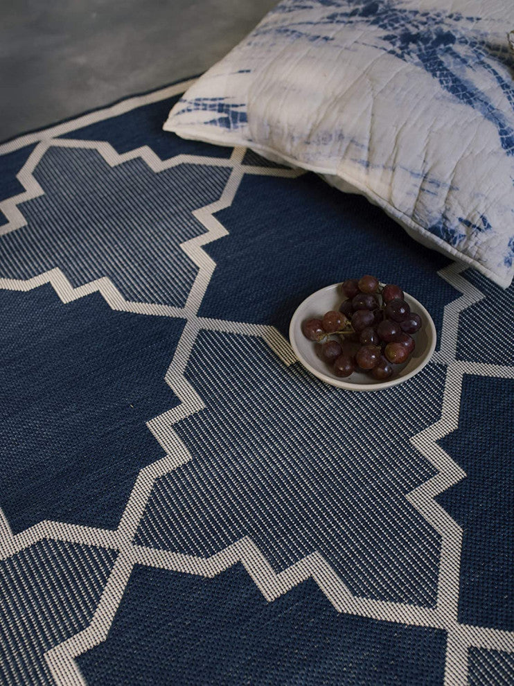 Outdoor Collection Trellis Diamond Rug Geometric Rug, Navy, 7'10"x10'