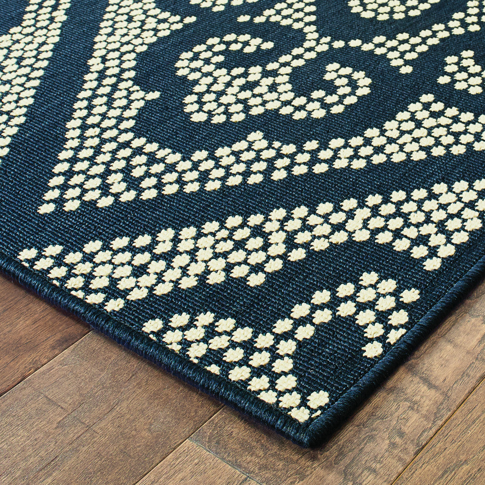 Martinique Floral Scroll Lattice Navy/ Ivory Indoor/Outdoor Area Rug, 3'7"X5'6"