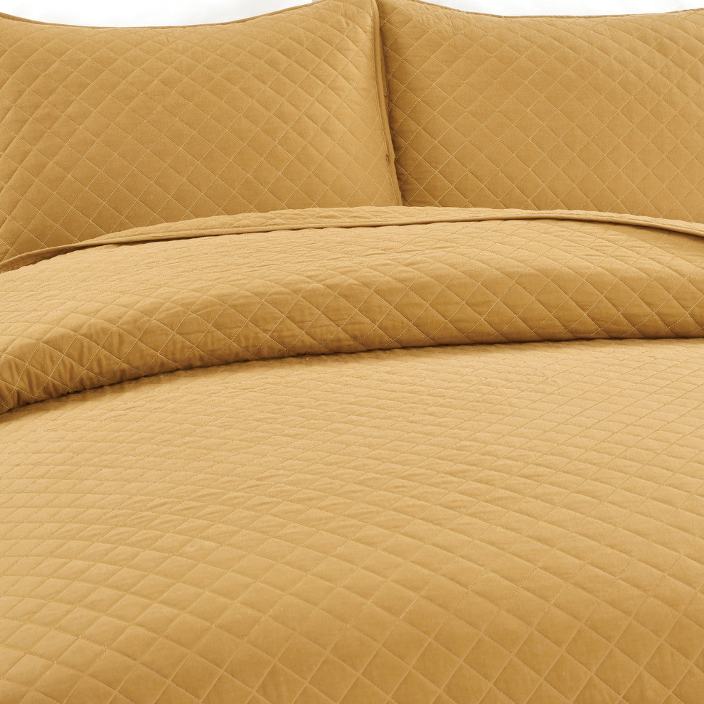 Ava Diamond Oversized Cotton 3-Piece Quilt Set, Mustard, Full and Queen