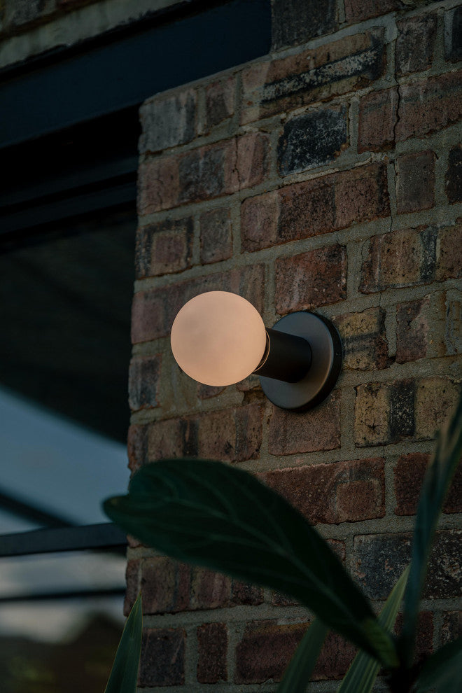 Lochan in Graphite with Sphere III US