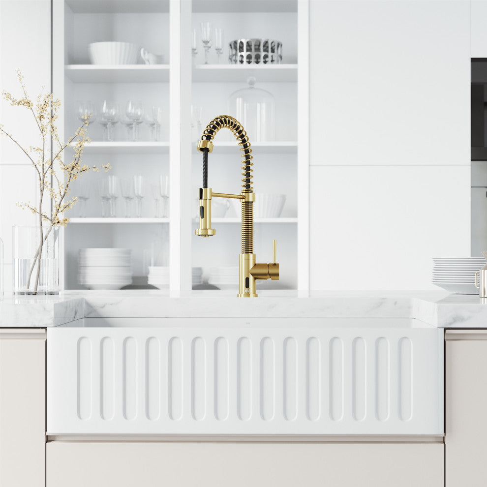 VIGO Edison 19" H Single Handle Pull-Down Sprayer Kitchen Faucet, Matte Brushed Gold, Touchless, Without Extras