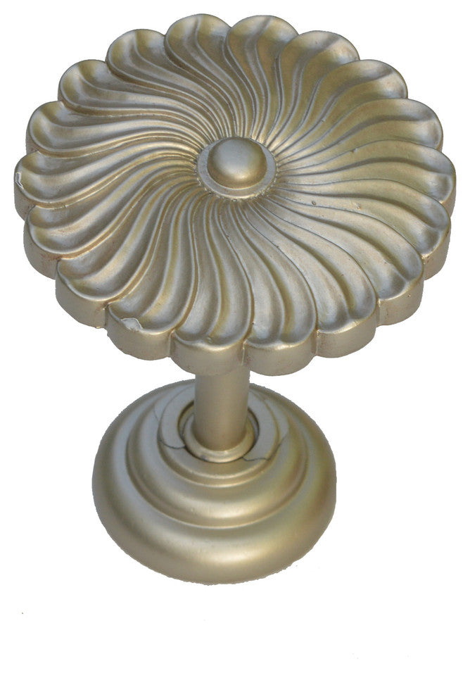 Urbanest Sierra Drapery Medallion, Pewter, Set of 1