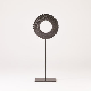 Four Layer Horn Scalloped Mounted Ring, Black, Large