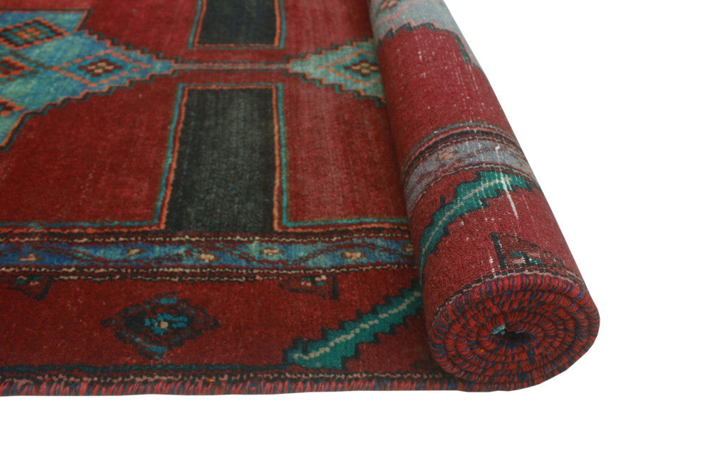 Semi-Antique Dorothea Charcoal/Burgundy Runner, 3'2x9'2