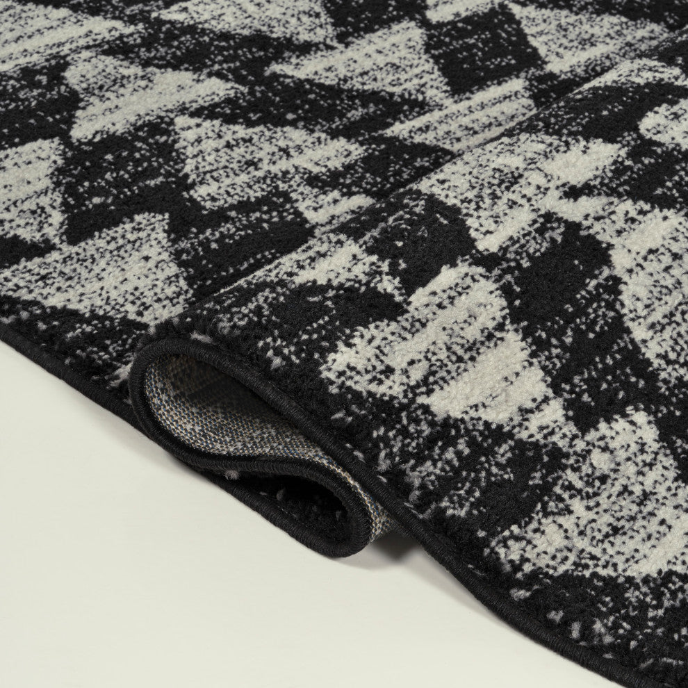 Aisha Moroccan Triangle Geometric Area Rug