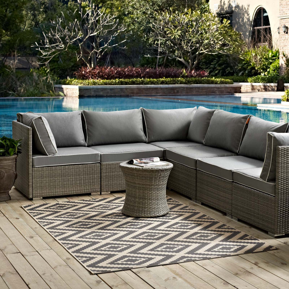 Jagged Geometric Diamond Trellis 4x6 Indoor and Outdoor Area Rug-Gray and Beige