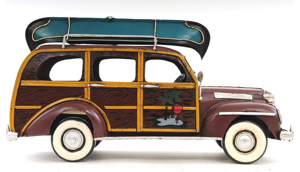 1947 Chevrolet Suburban With Canoe 1:12