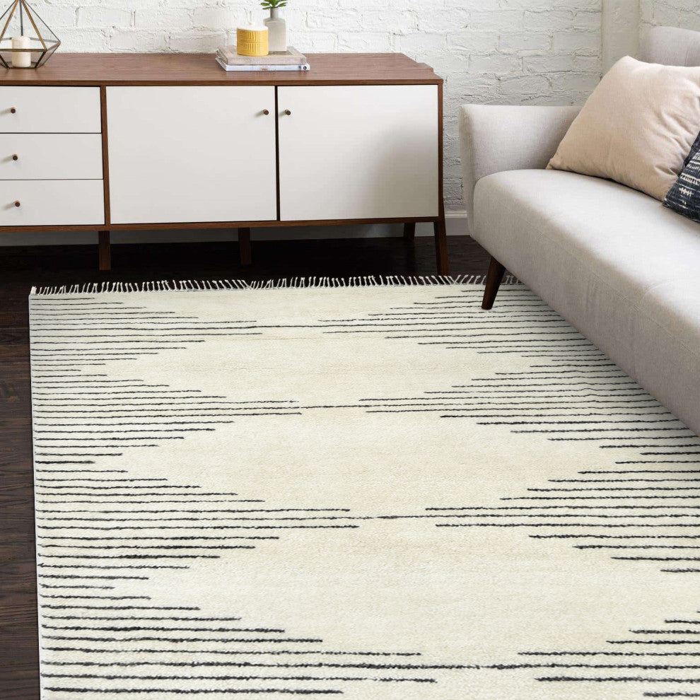 Bernie, Handmade Area Rug 5' 0" x 8' 0"