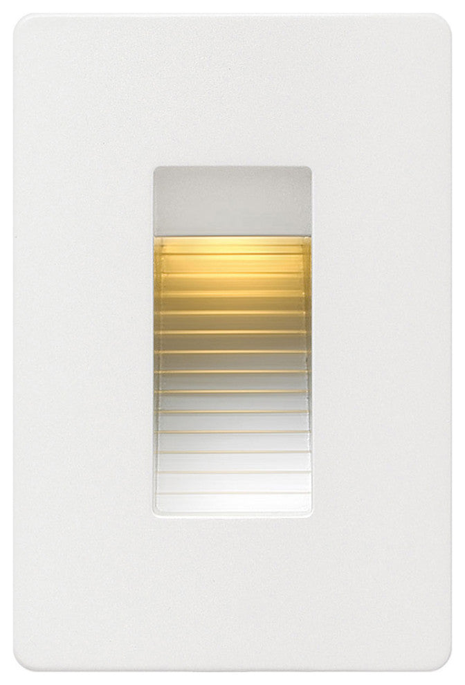 Hinkley Luna Step Light 120V Vertical 3000K, Satin White