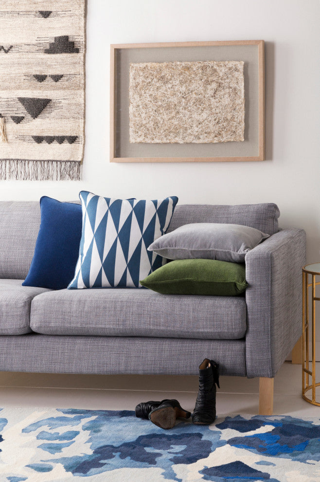 Surya Inga INGA-7029 18"x18" Pillow Kit, Bright Blue/White