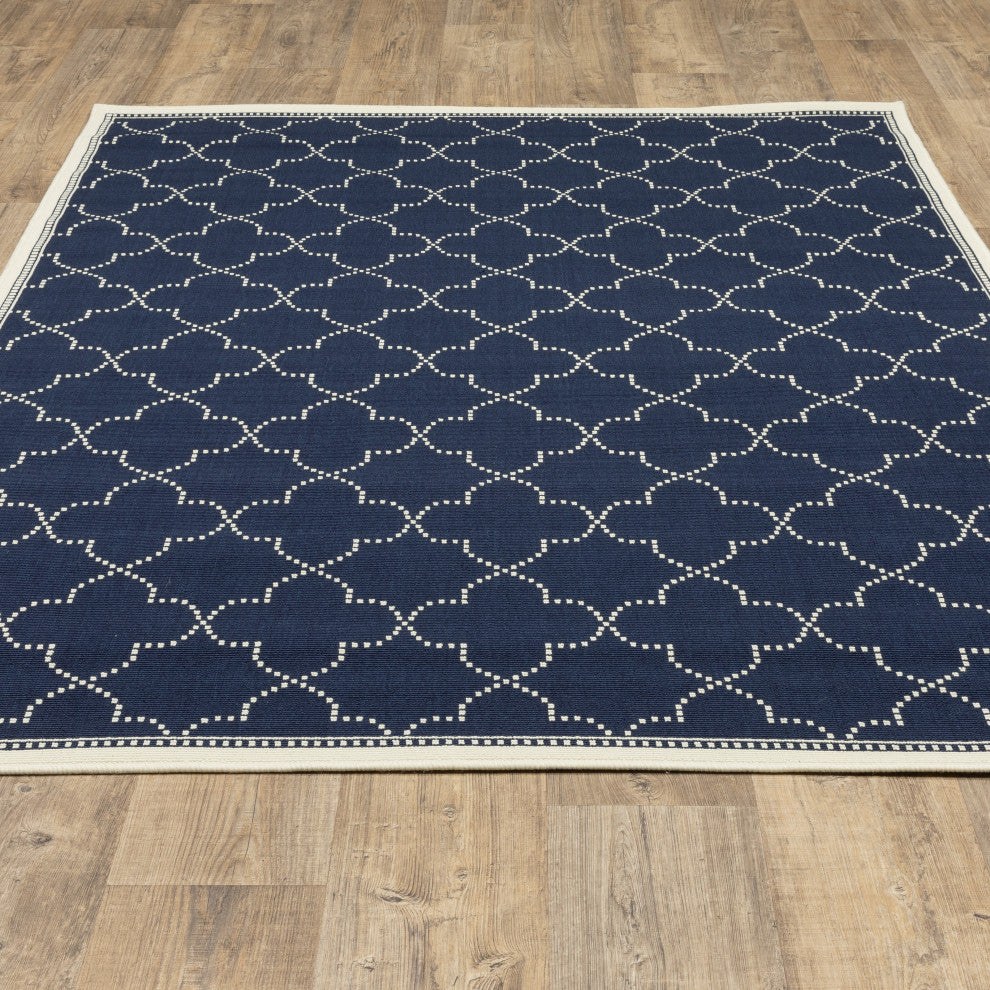 Martinique Simple Lattice Navy/ Ivory Indoor/Outdoor Area Rug, 7'10"x10'10"