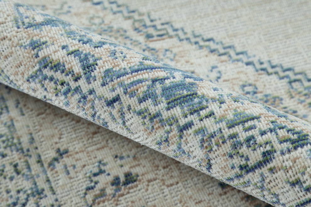 Momeni Isabella Traditional Area Rug, Blue, 2'x3'