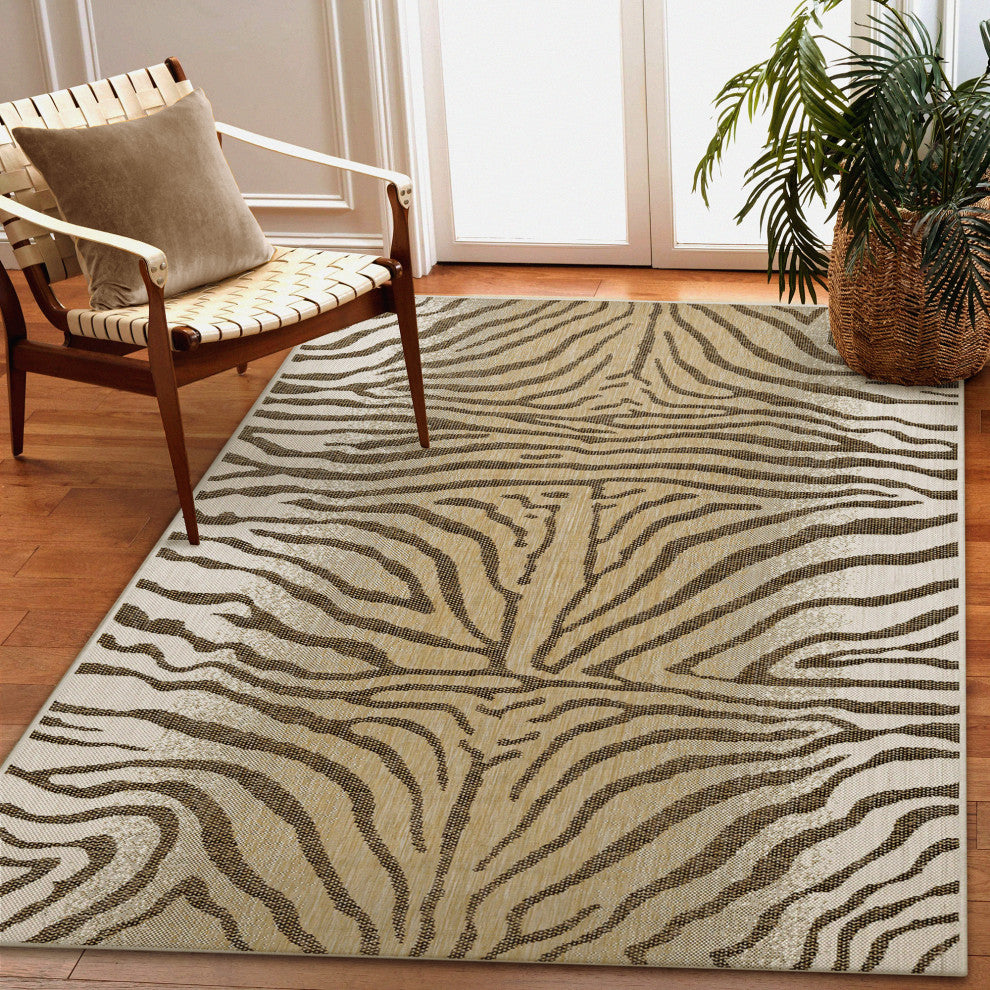 Carmel Zebra Indoor/Outdoor Rug Sand, 7'10"x9'10"