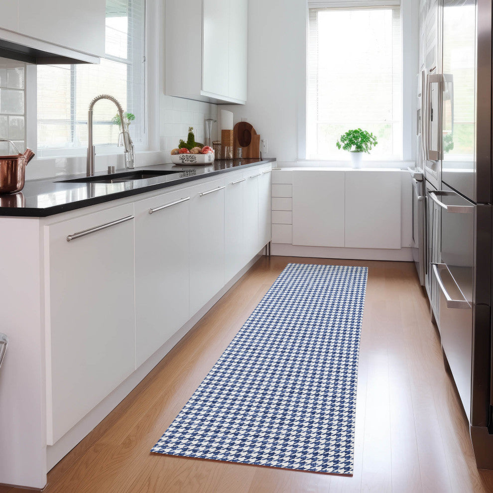 Indoor/Outdoor Hinton HN1 Navy Machine Washable 2'3" x 10' Rug