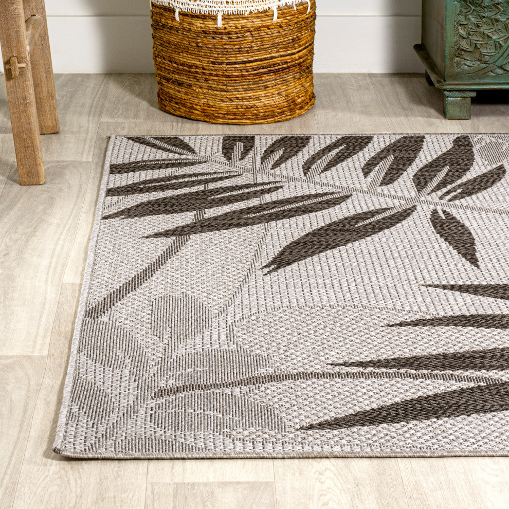 Havana Tropical Palm Leaf Indoor/Outdoor Area Rug, Gray/Black, 5 X 8