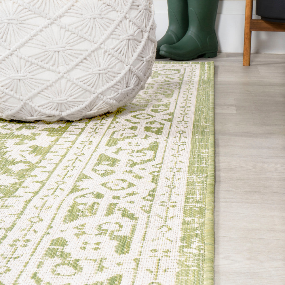 Sinjuri Medallion Textured Weave Indoor/Outdoor, Green/Cream, 5' Round