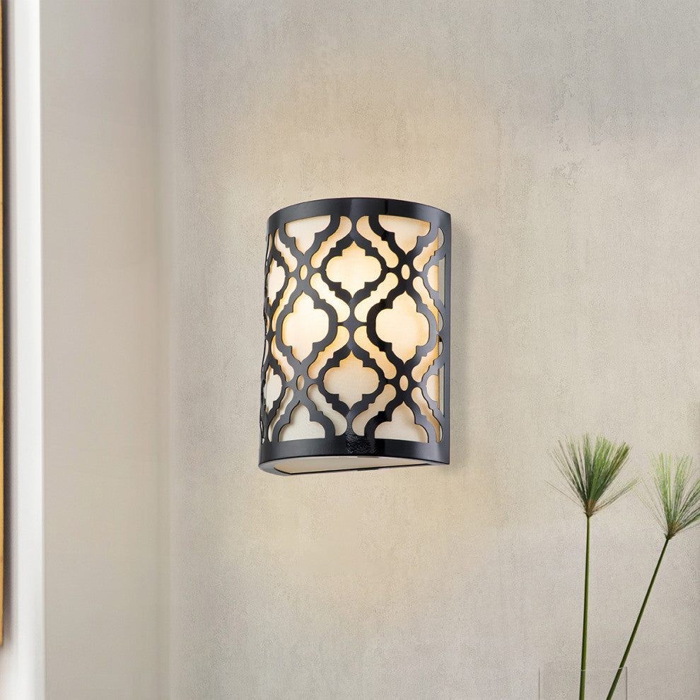 Ziggy Flush Mount in Laquered Silver