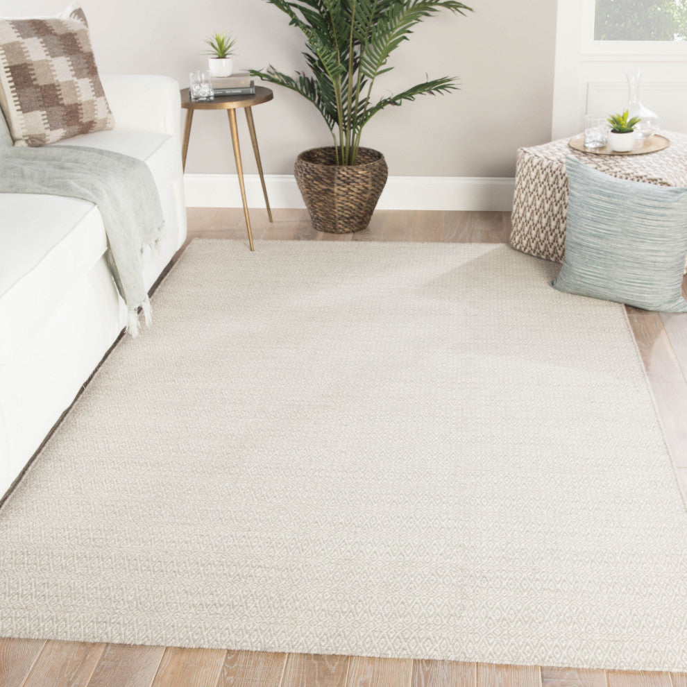 Jaipur Living Eulalia Handmade Geometric Light Gray/ Ivory Area Rug, 7'10"x9'10"