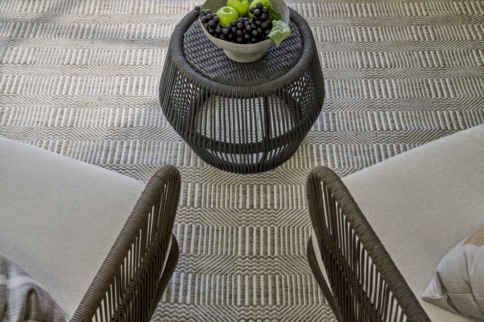 Naples Indoor/Outdoor Handmade Flatwoven PET yarn Gray/Ivory Area Rug, 10'x14'