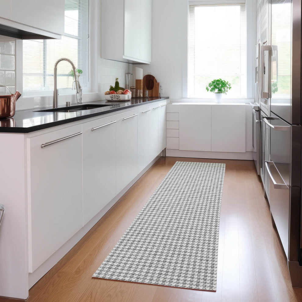 Indoor/Outdoor Hinton HN1 Grey Machine Washable 2'3" x 10' Rug