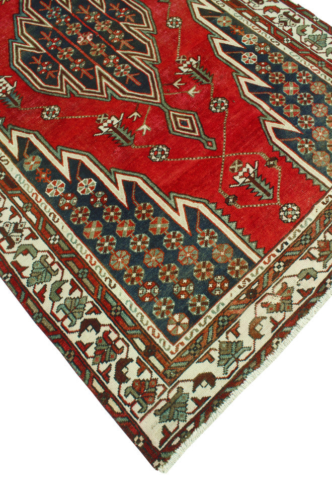 Fine Vintage Bakhtiari Nadya Rust/Ivory Rug, 4'2 x 6'9