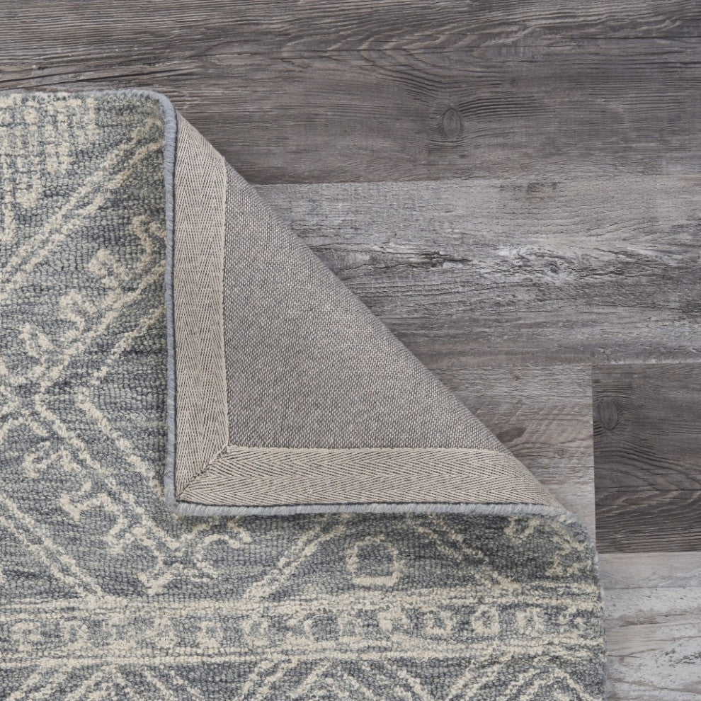 7" x 9" Light Gray Boho Chic Area Rug