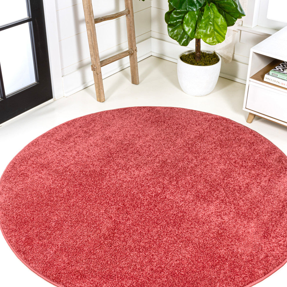 Haze Solid Low-Pile Red 5' Round Area Rug