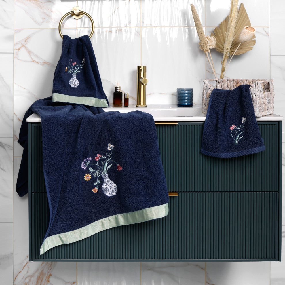 Linum Home Textiles 100% Turkish Cotton STELLA 4PC Embellished Towel Set
