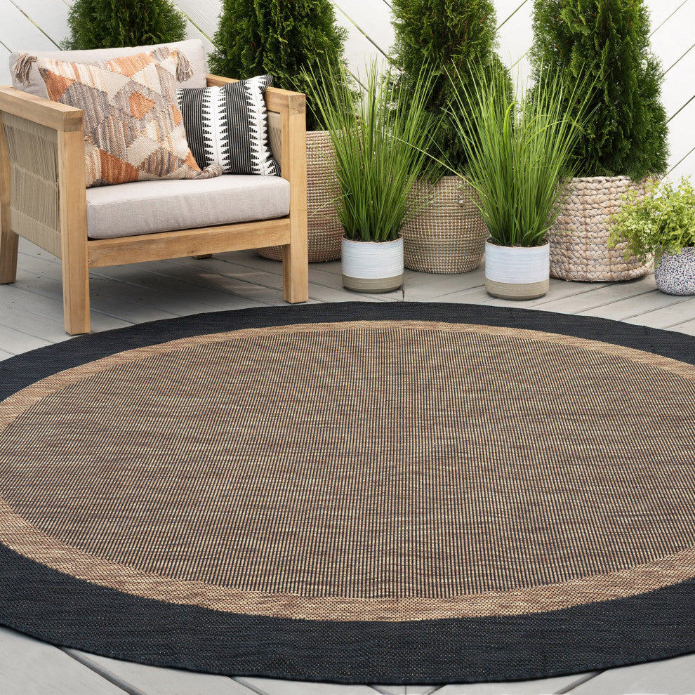Dania Transitional Solid Border Black/Gold Round Indoor/Outdoor Area Rug, 5'