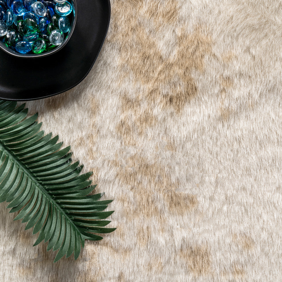 Nuloom Marcia Machine Washable Faux Cowhide Area Rug, Off White 5'9"x7'7"
