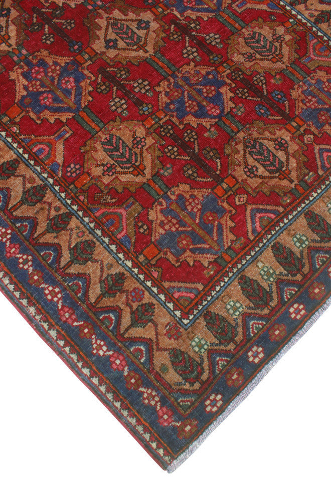 Fine Vintage Distressed Cynrik Red/Beige Rug, 5'1 x 6'11