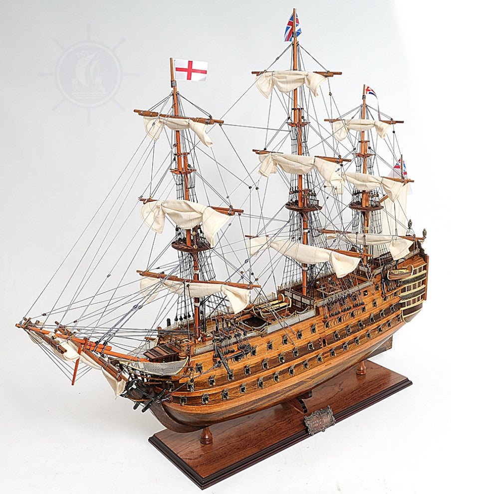 Hms Victory Midsize With Display Case Front Open