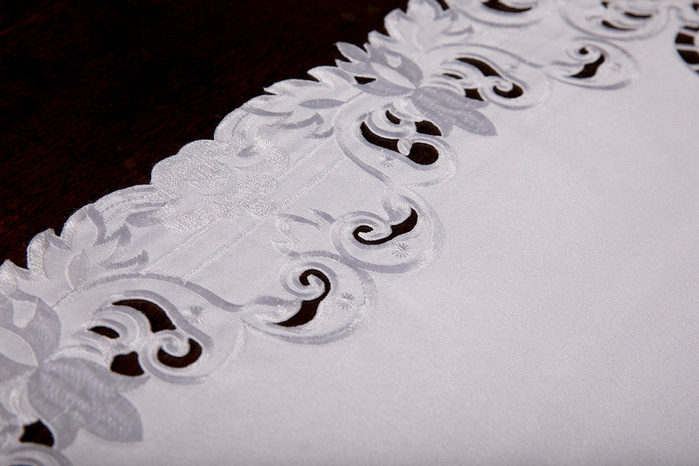Garden Trellis Embroidered Cutwork Table Runner, White, 15"x34"