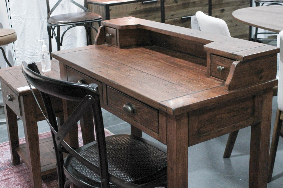 Lifestyle Writing Bureau, Brown