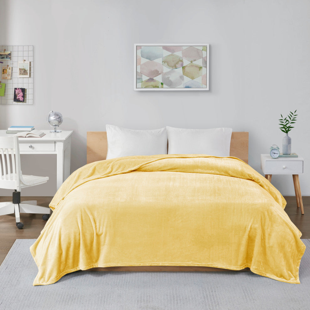 Intelligent Design Solid Microlight Plush Brushed Blanket, King