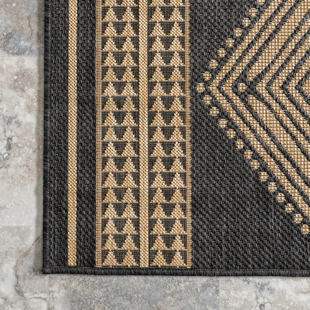 Nuloom Ranya Tribal Indoor/Outdoor Contemporary Area Rug, Dark Grey 4'X6'
