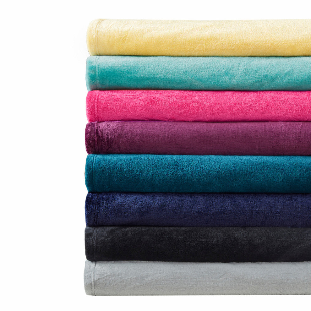 Intelligent Design Solid Microlight Plush Brushed Blanket, Twin/Twin Xl
