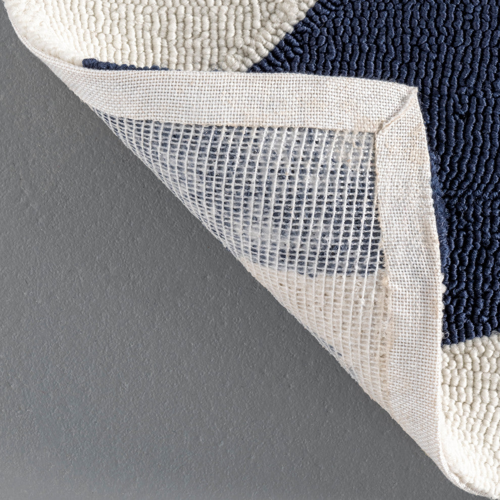 Nuloom Novelty Outdoor Hand Hooked Area Rug Fish Outdoor, Navy 2'6"x8'