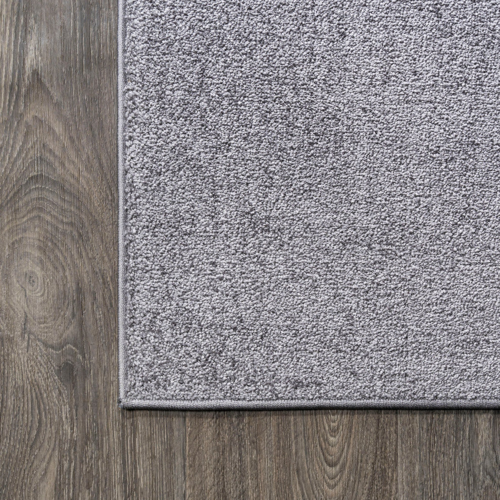 Haze Solid Low-Pile Gray 8' Round Area Rug