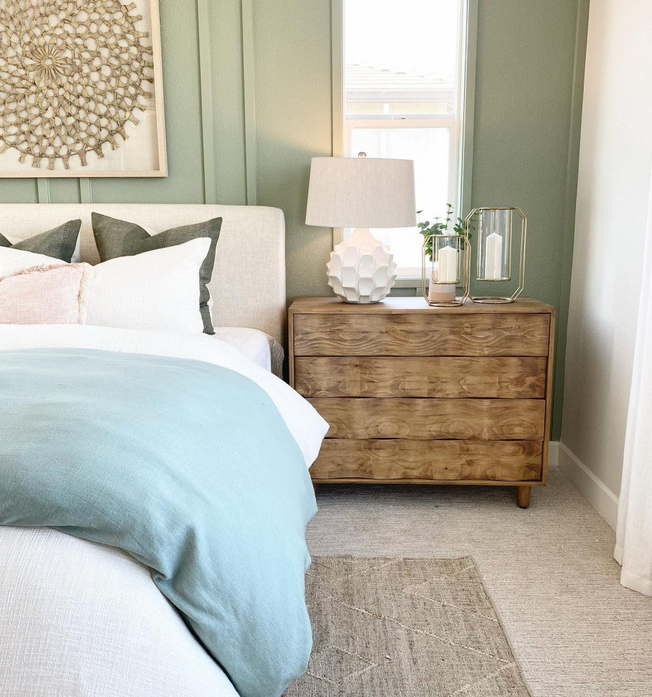 Sculpted Gloss White Modern Globe Table Lamp