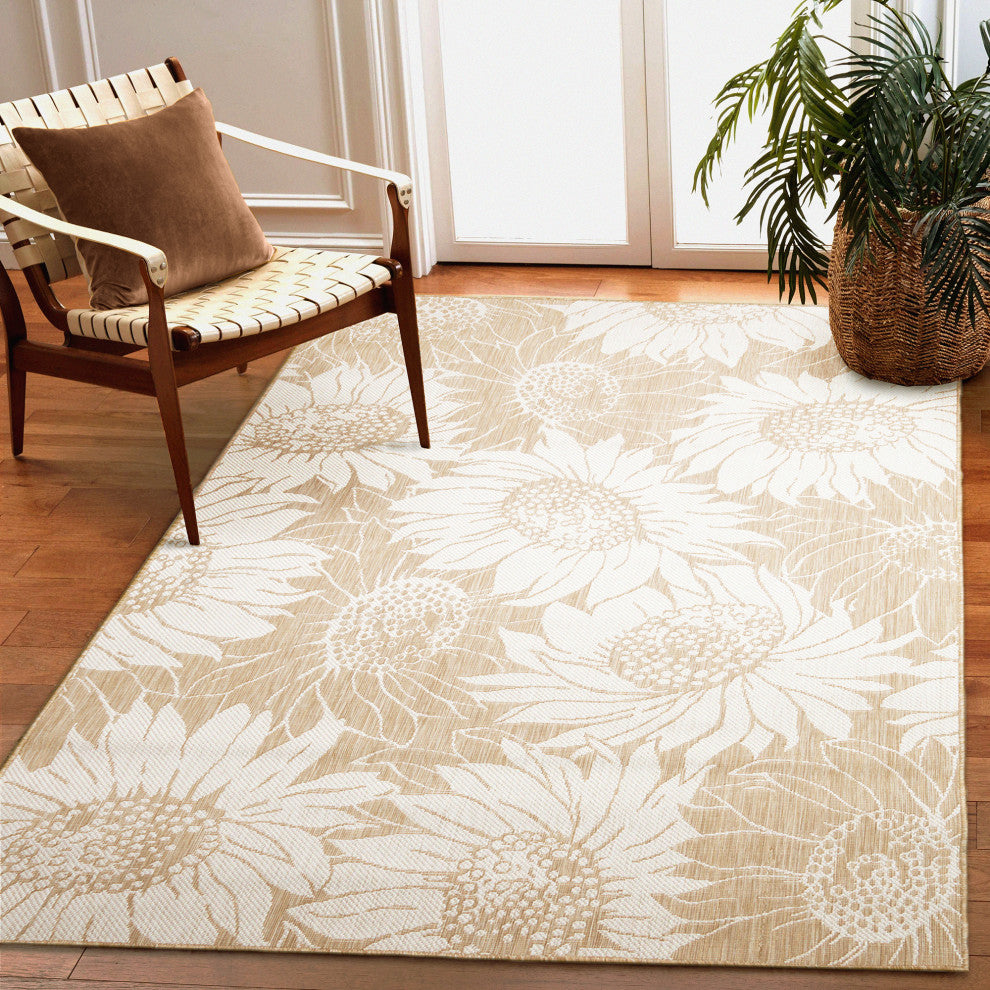 Carmel Sunflower Field Indoor/Outdoor Rug, Sand, 7'10"x9'10"