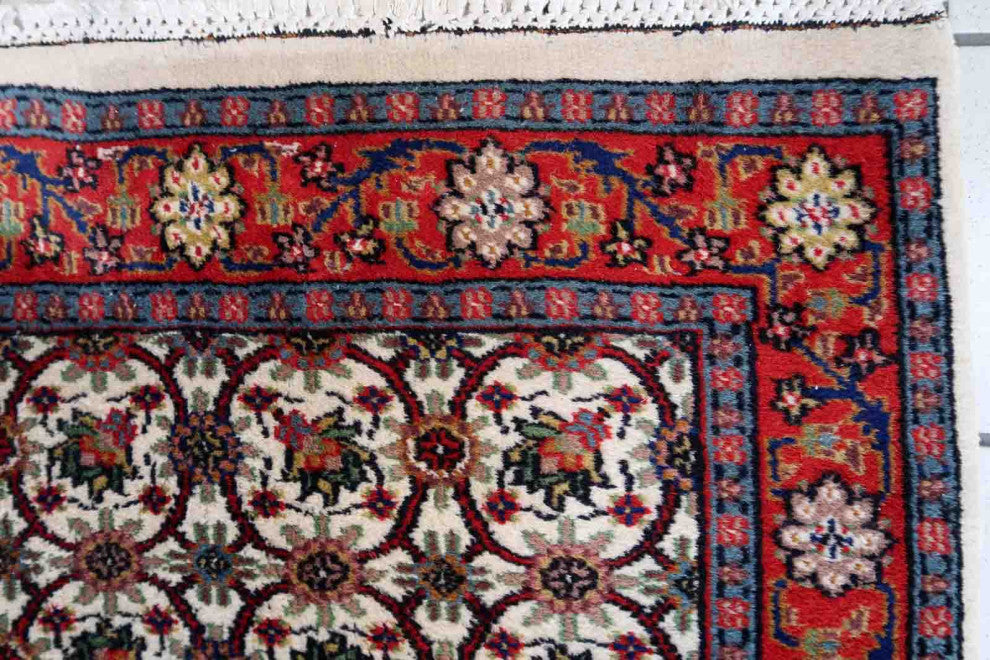 Handmade Vintage Indian Mahal Rug 2.5'x4.1', 78cmx125cm 1970s
