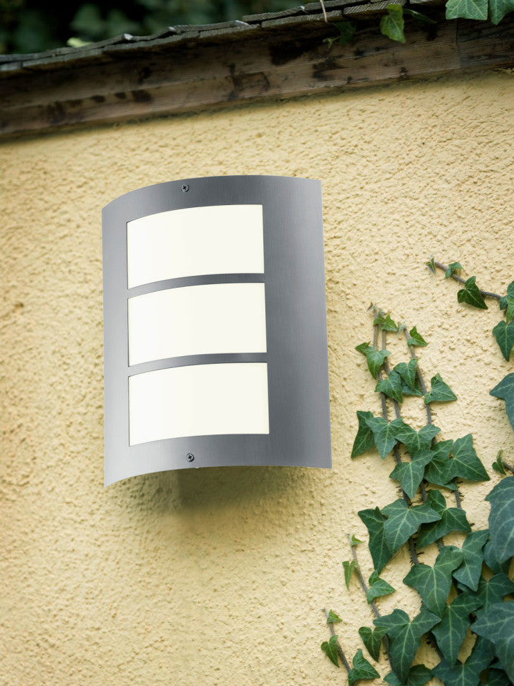 1x15W Outdoor Wall Light w/ Stainless Steel Finish & Acrylic Glass