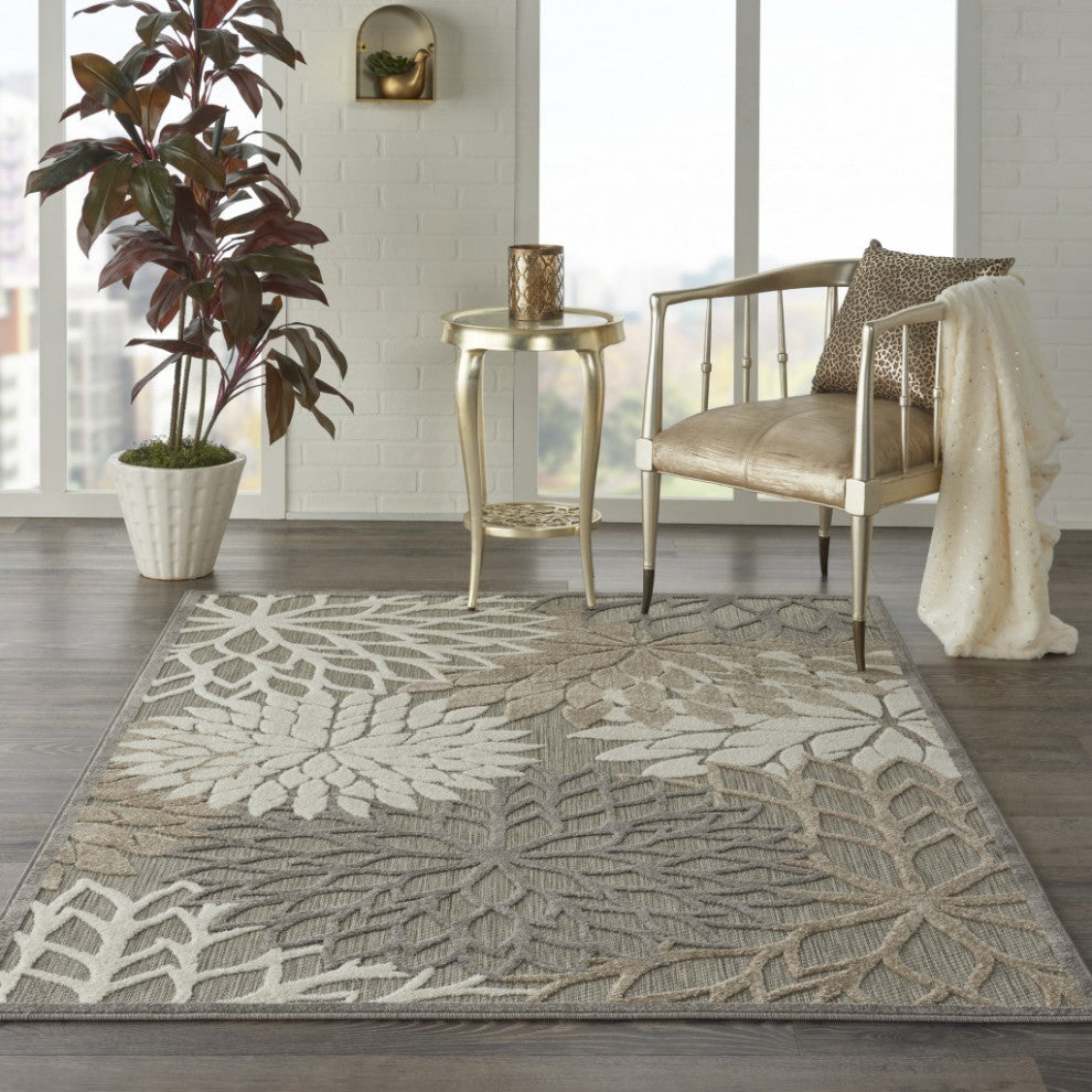 6' X 9' Gray And Ivory Floral Indoor Outdoor Area Rug