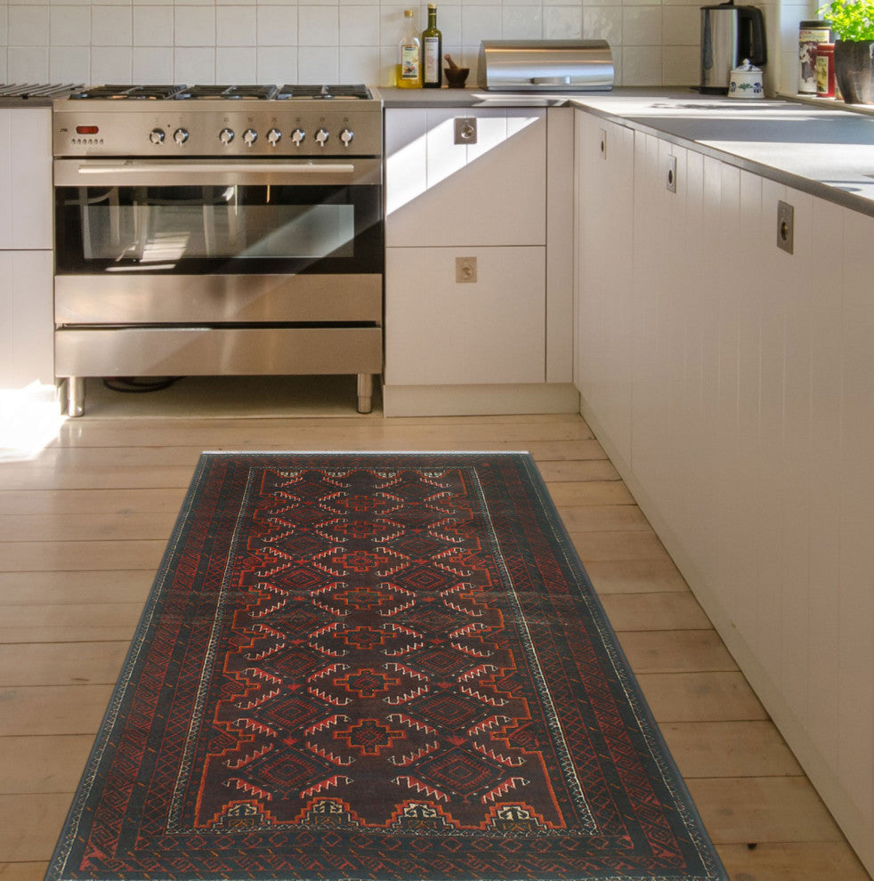 Vintage Distressed Lilly Burgundy/Charcoal Rug, 3'10x5'10